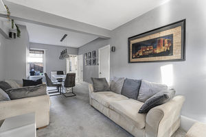 Lounge/diner- click for photo gallery